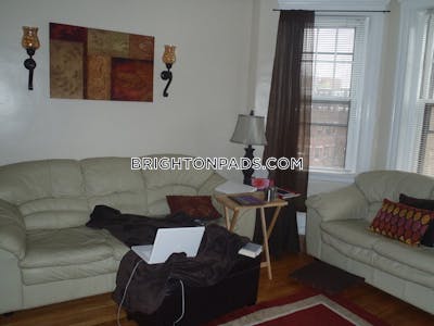 Brighton Nice 3 Bed 1 Bath available 9/1 on Lothian Rd. in Brighton Boston - $2,750