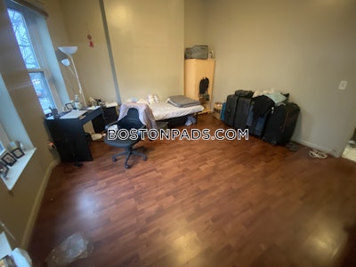 Mission Hill 3 Beds 1 Bath Boston - $4,100