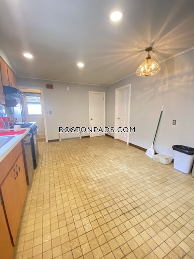 Medford 4 Beds 1 Bath  Tufts - $4,000