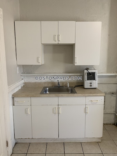 Roxbury 3 Beds 1 Bath Boston - $3,000