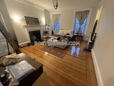 Back Bay 1 Bed Back Bay Boston - $3,900