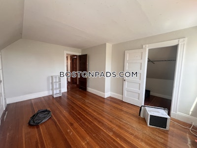 Somerville 6 Beds 2 Baths  Tufts - $6,000 50% Fee