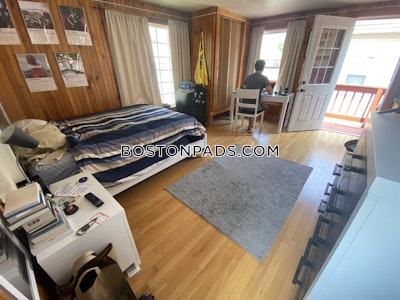 Medford 6 Bed 2 Bath MEDFORD  Tufts - $6,000