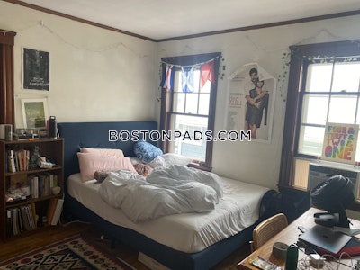 Somerville 5 Beds 2 Baths  Tufts - $7,800