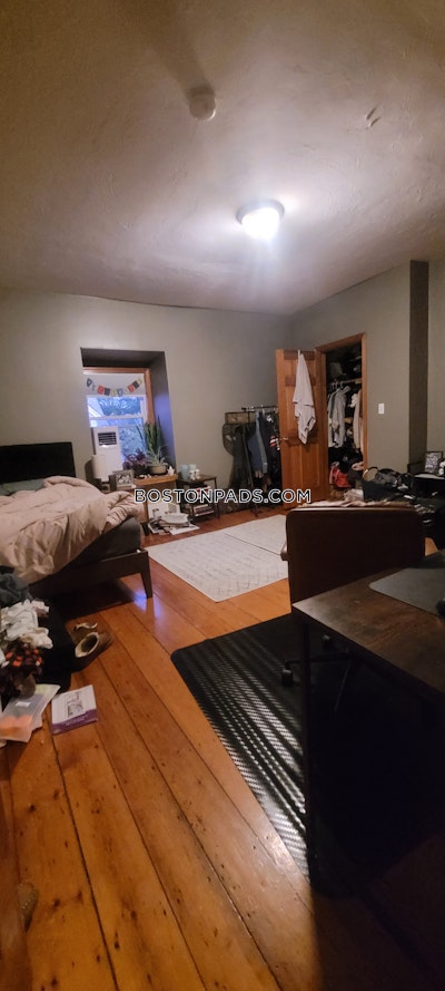 Mission Hill 5 Beds 2.5 Baths Boston - $9,000