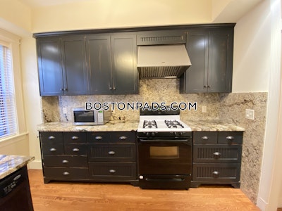 Brookline 1 Bed 1 Bath BROOKLINE- LONGWOOD AREA $3,100  Longwood Area - $2,900 50% Fee