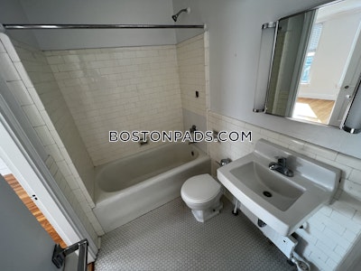 Brookline 1 Bed 1 Bath BROOKLINE- COOLIDGE CORNER $3,050  Coolidge Corner - $2,672