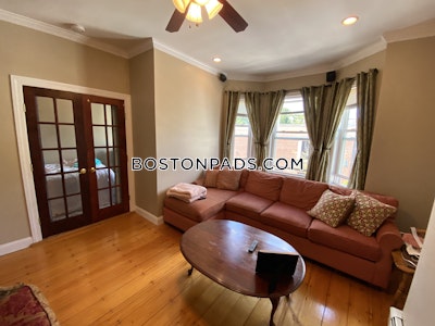 South Boston EAST SIDE SOUTH BOSTON RENOVATED CONDO 4 BED 1.5 BATH AVAILABLE 9/1 Boston - $5,000